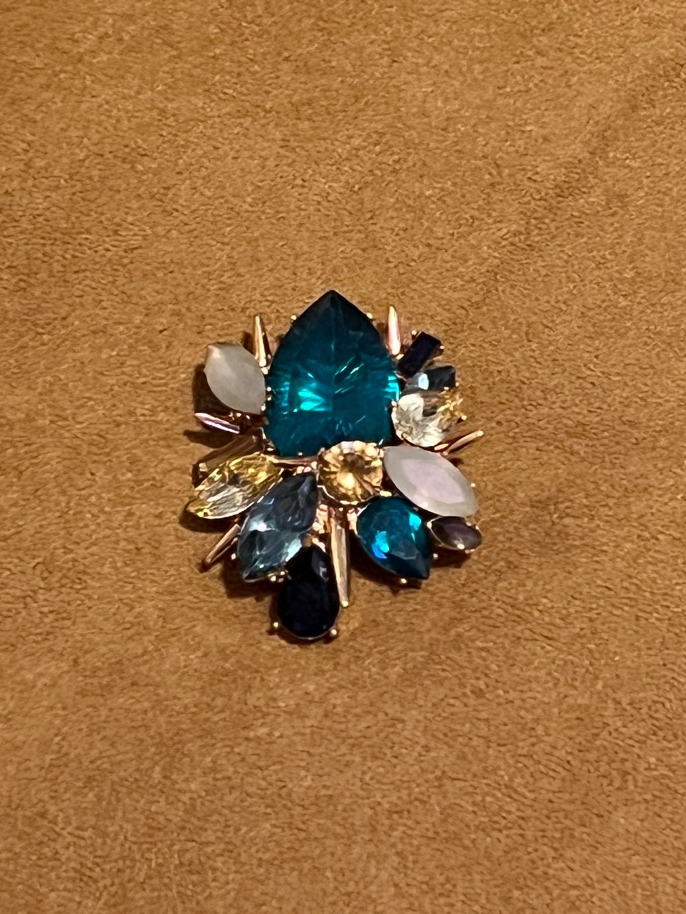 Erickson Beamon Rocks Brooch - Picture 2 of 3